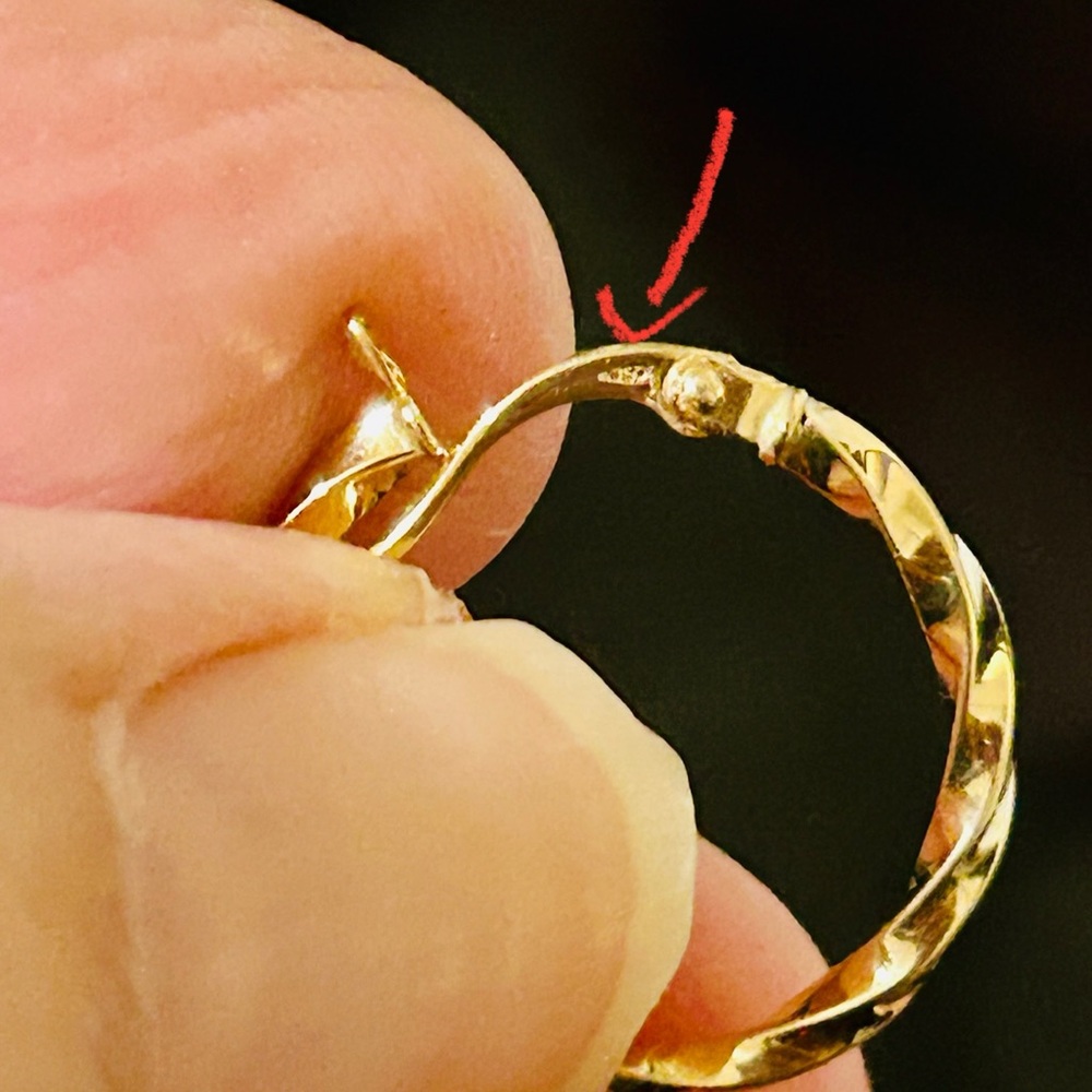 18k Gold Twisted Hoop Earrings 19mm - Picture 4 of 4